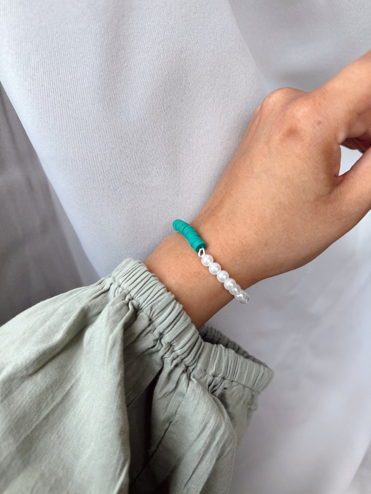 Pearl bracelet turquoise centrepiece beads, Chic Gift for her, Delicate Birthday Gift,Summer beachy everyday bracelet, Boho style jewelry