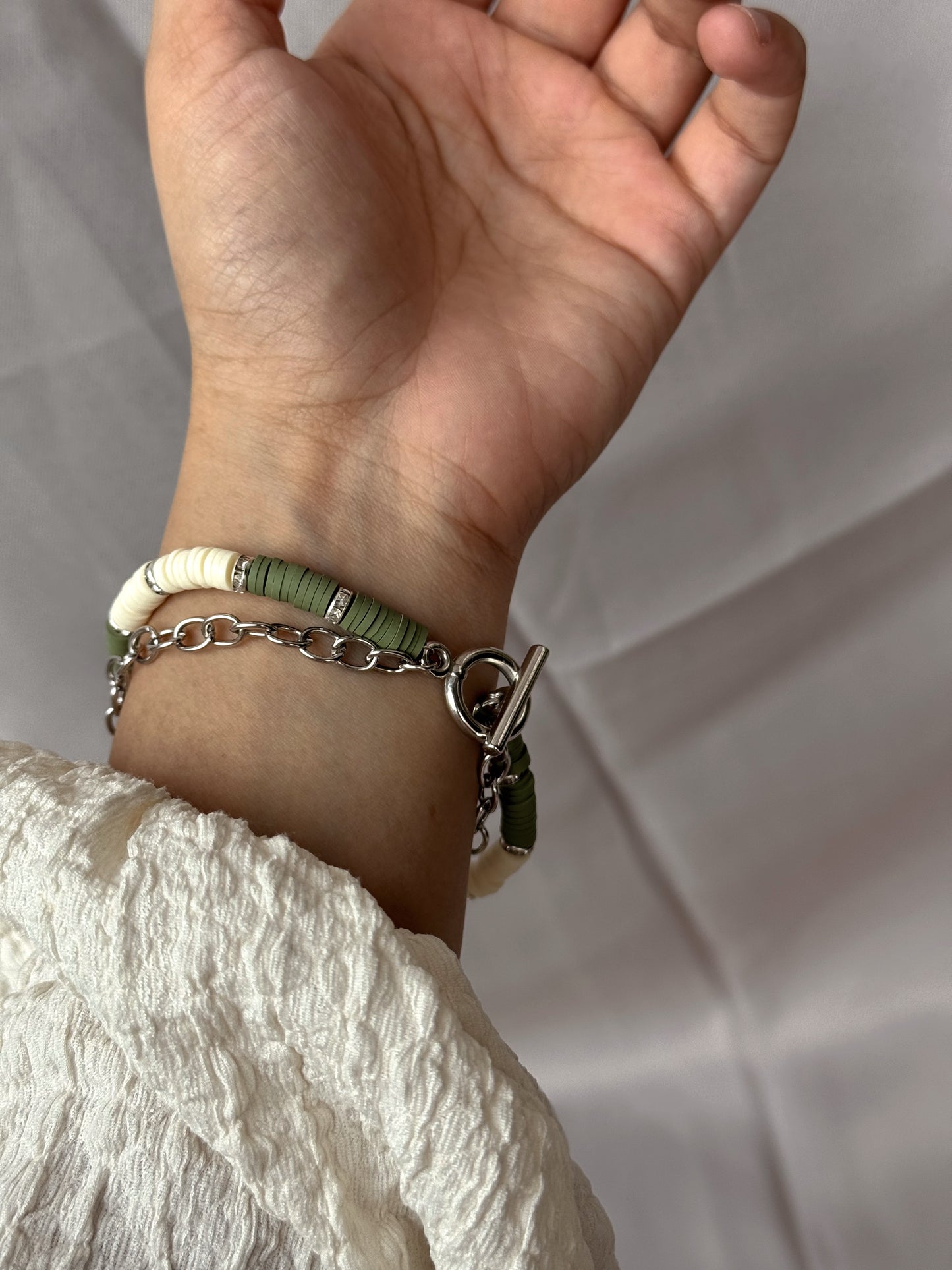 Green& Ivory Heishi Beaded Silver Chain Bracelet, Handmade Minimalist Jewelry with Freshwater Pearl & Stainless steel Toggle Clasp