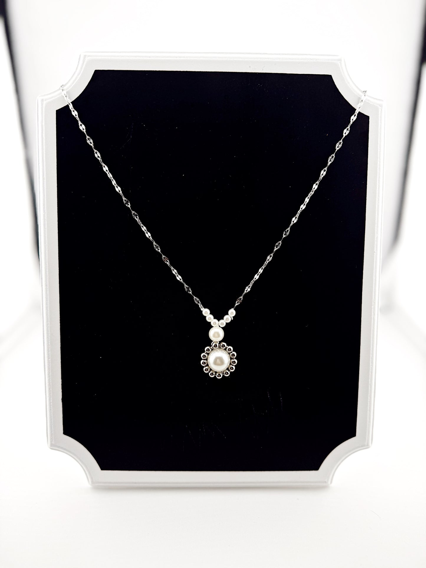 Vintage Pearl Bloom -Aesthetic handmade Necklace, Gift for Her