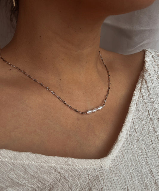 Dainty Freshwater Pearl Bar Necklace, Minimalist Silver Chain Jewelry, Elegant Bridal necklace