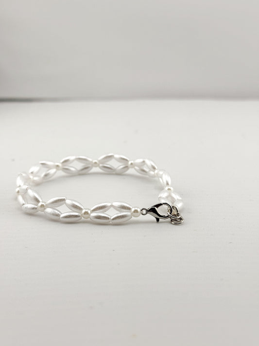 Elegant Flower Style Pearl beaded bracelet,Modern Jewelry, Dainty feminine minimalistic jewelry,Handmade Oval Pearl beads