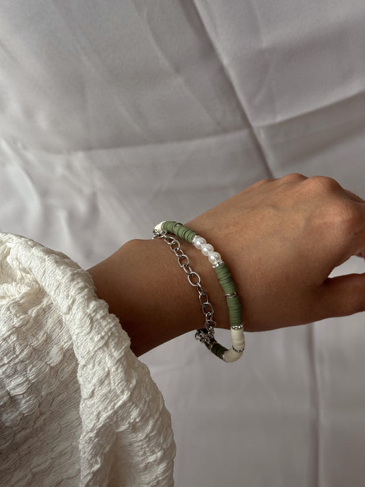Green& Ivory Heishi Beaded Silver Chain Bracelet, Handmade Minimalist Jewelry with Freshwater Pearl & Stainless steel Toggle Clasp