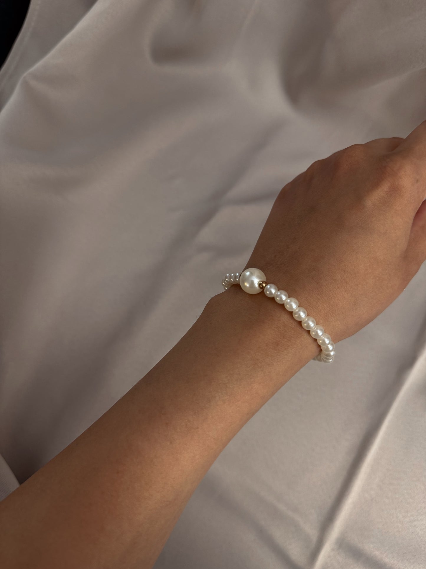Pearl and Gold love,Elegant jewelry,Gift for women, Freshwater pearl and Gold Plated Beaded bracelet.