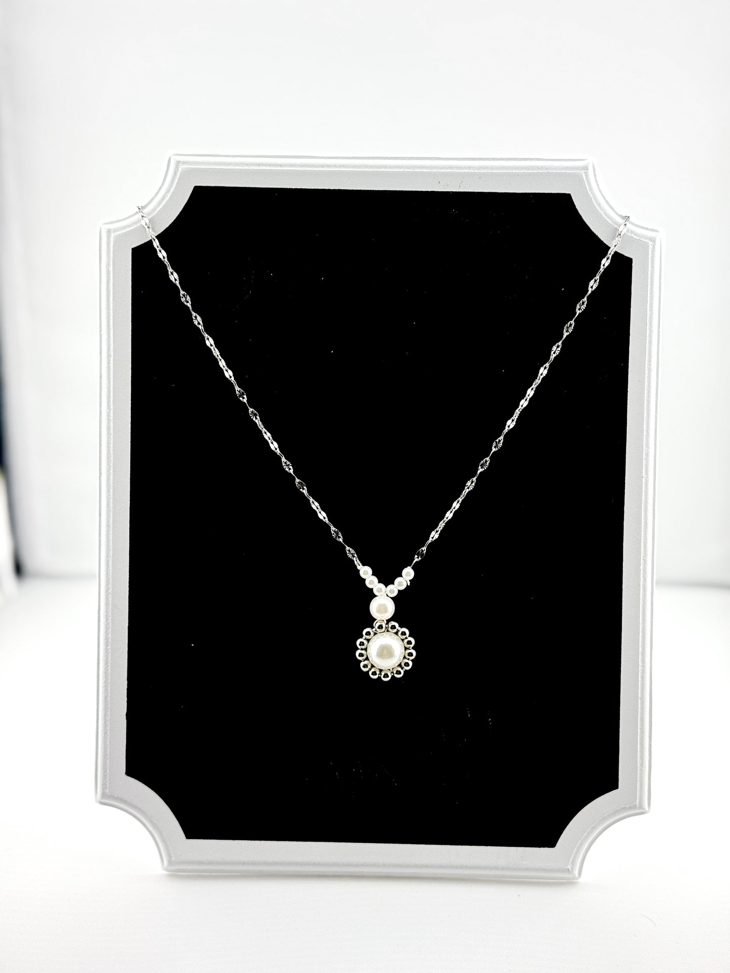Vintage Pearl Bloom -Aesthetic handmade Necklace, Gift for Her