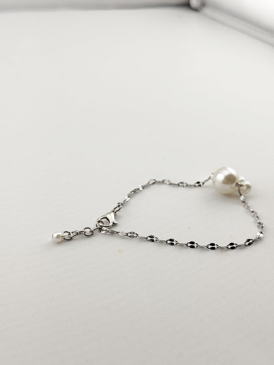 Pearl Beaded Bracelet with Paw Charm – Wide Elegant Pet-Inspired Jewelry for Women, Cute Gift for Her, Minimalist, Everyday Fashion Accessory,