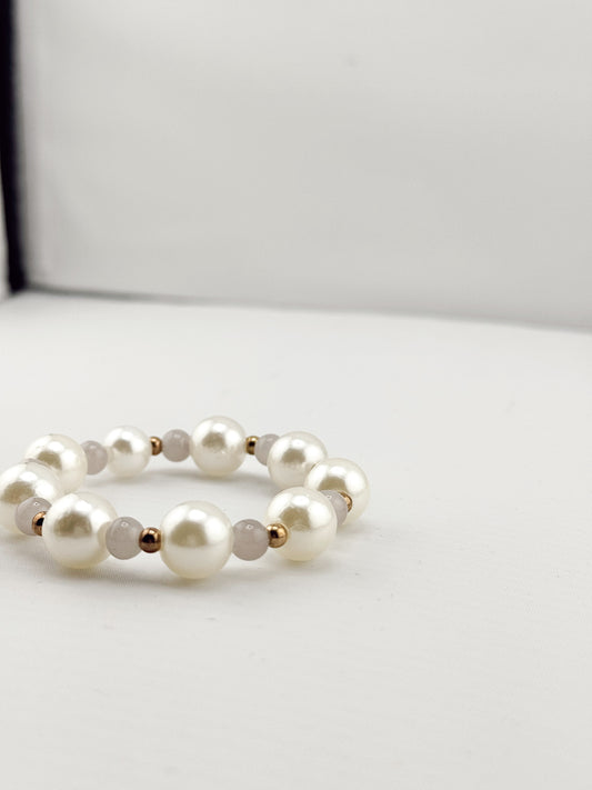 Silent Elegance Pearl & Gold harmony, Dainty bracelet, Minimalistic Handmade jewelry