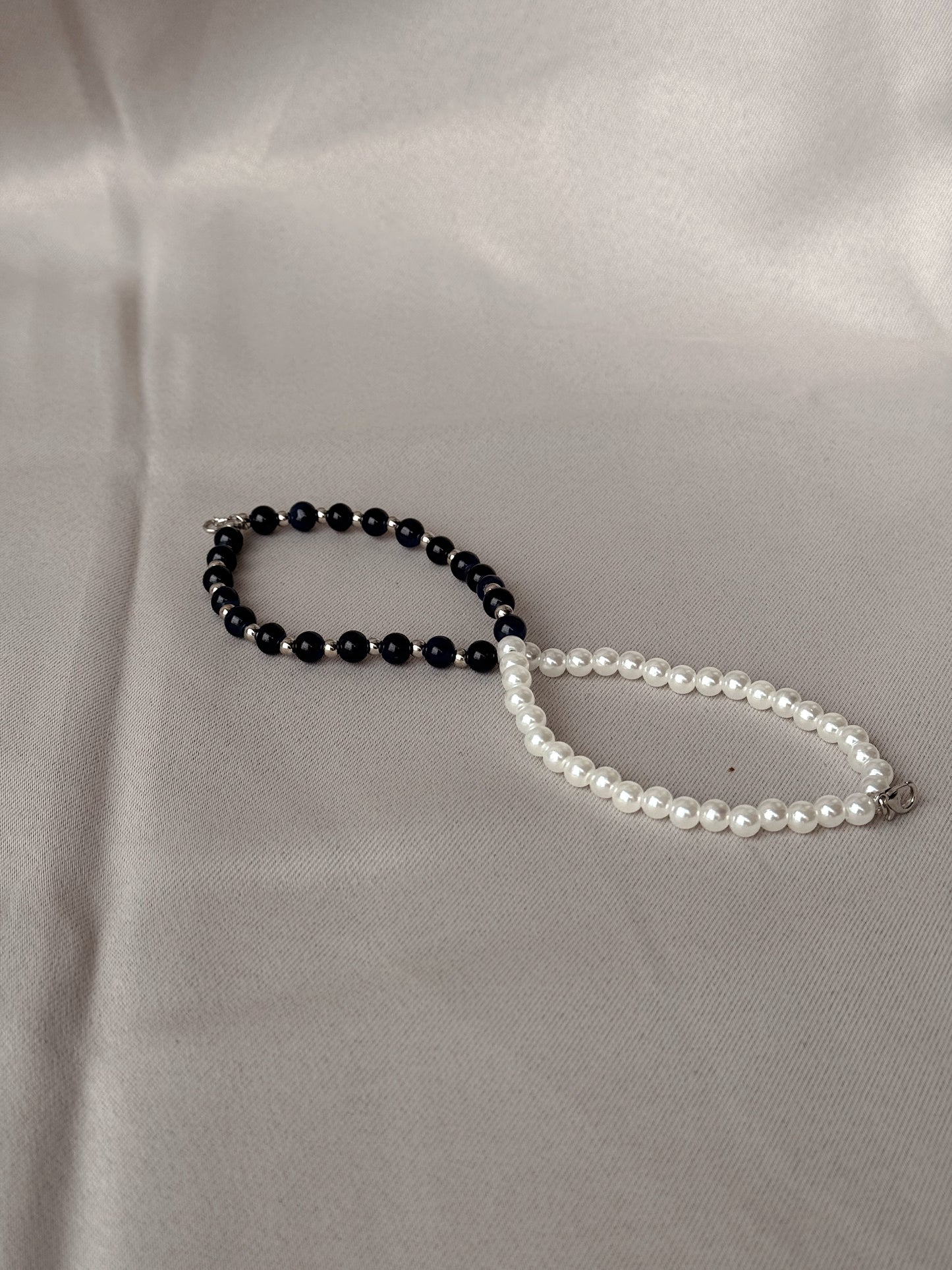 Pearl and Onyx Style Yin Yang Bracelet, Unique Style Black and White Beaded Bracelet