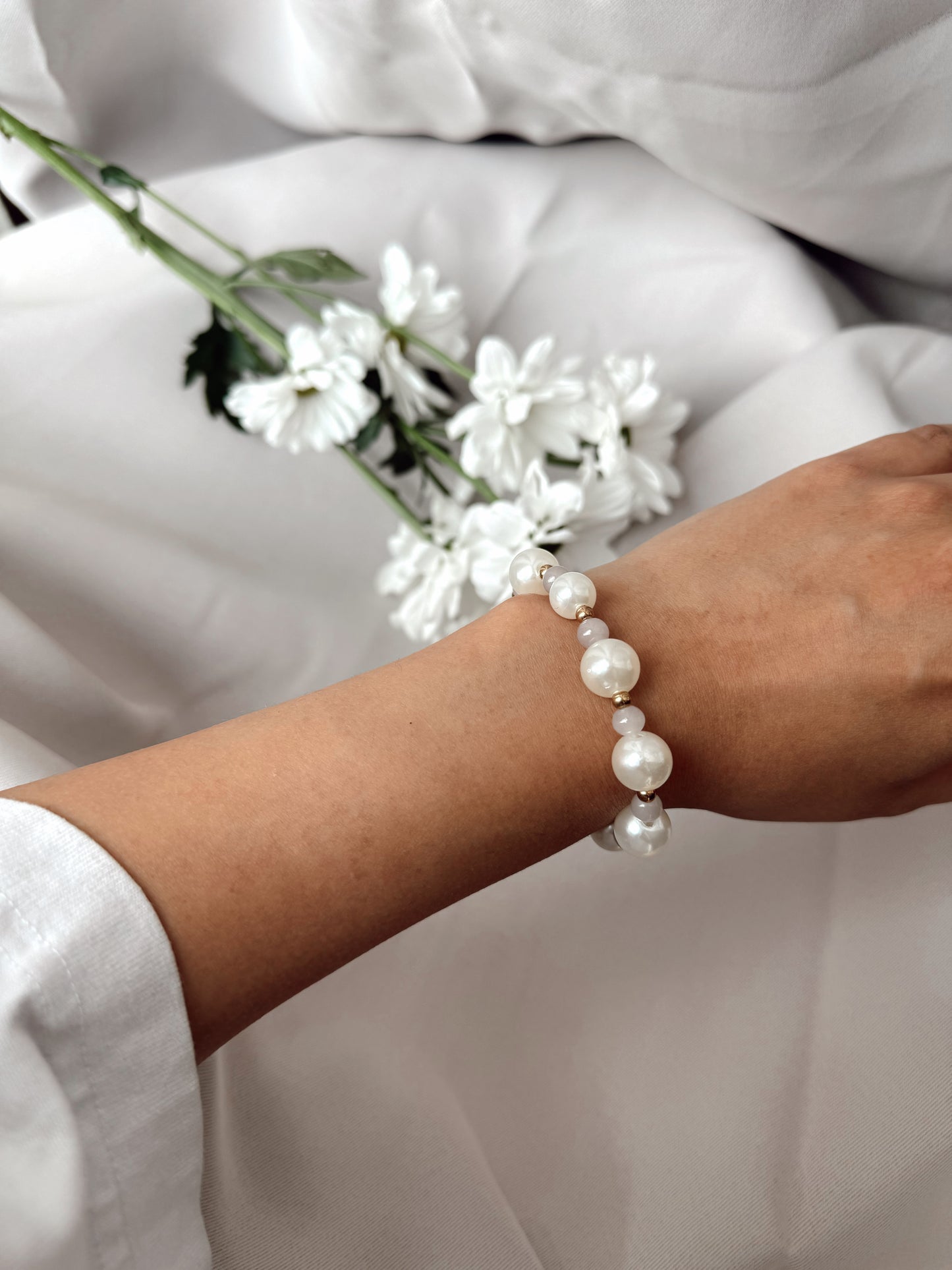 Silent Elegance Pearl & Gold harmony, Dainty bracelet, Minimalistic Handmade jewelry