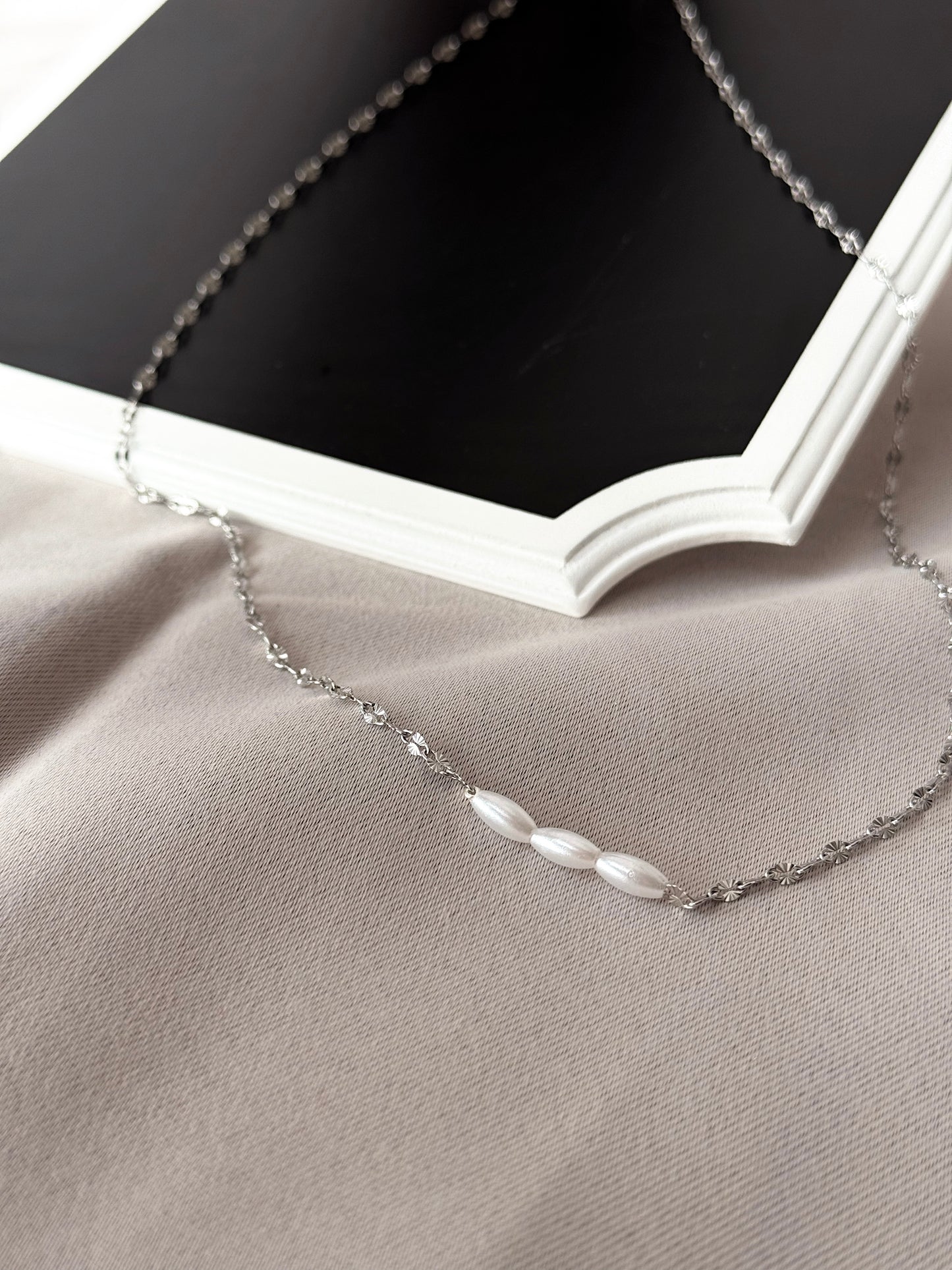 Dainty Freshwater Pearl Bar Necklace, Minimalist  Silver Chain Jewelry, Elegant  Bridal necklace
