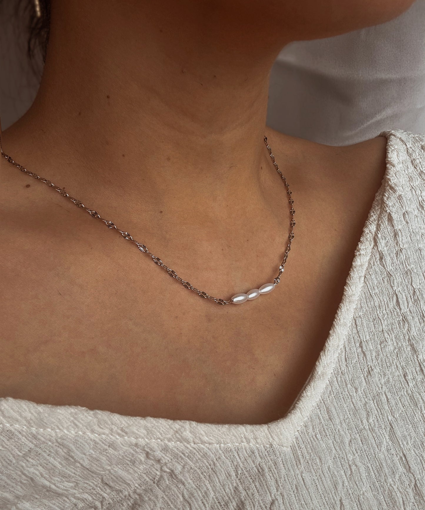 Dainty Freshwater Pearl Bar Necklace, Minimalist  Silver Chain Jewelry, Elegant  Bridal necklace