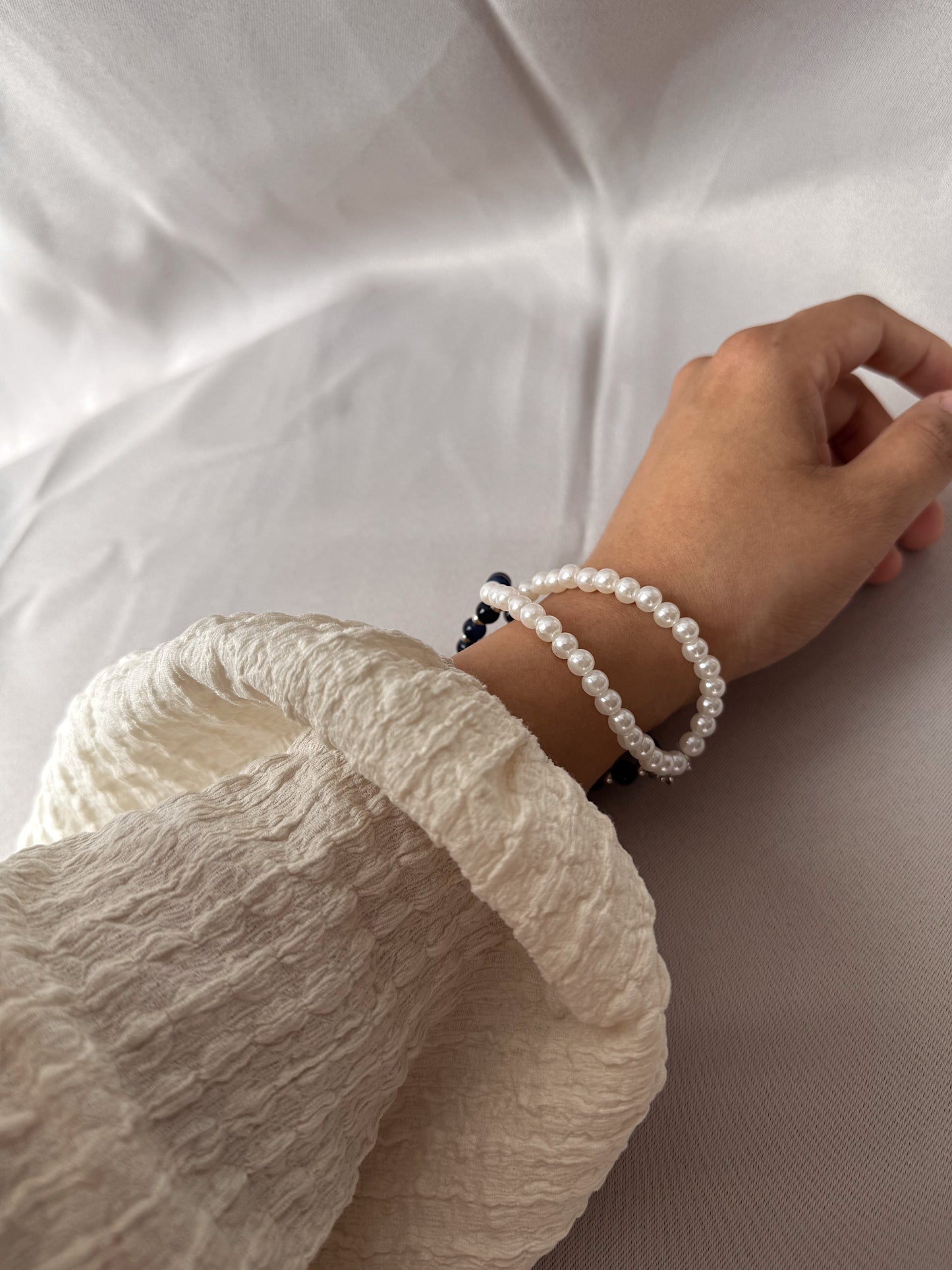 Pearl and Onyx Style Yin Yang Bracelet, Unique Style Black and White Beaded Bracelet
