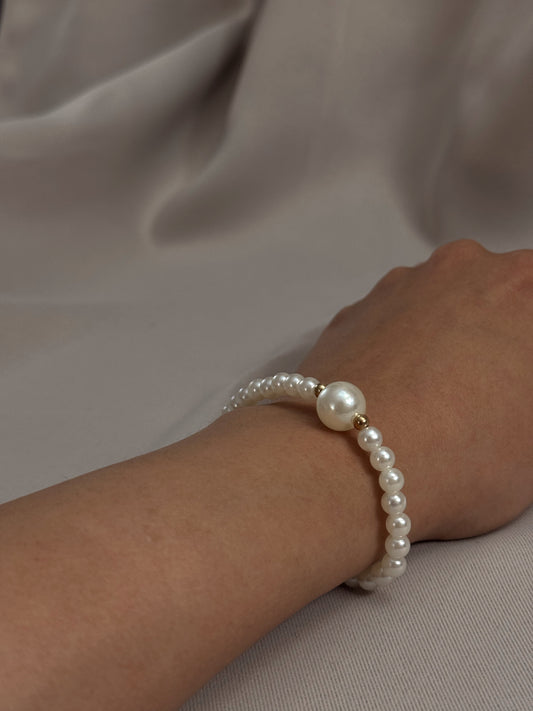 Pearl and Gold love,Elegant jewelry,Gift for women, Freshwater pearl and Gold Plated Beaded bracelet.