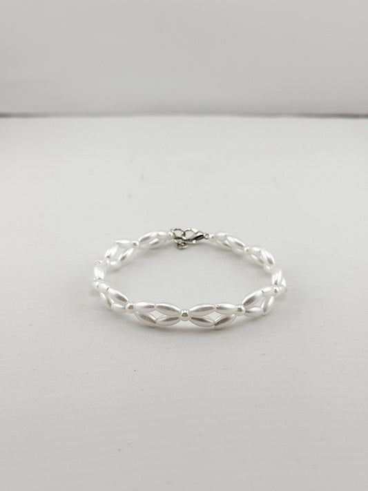 Elegant Flower Style  Pearl  beaded bracelet,Modern Jewelry, Dainty feminine minimalistic jewelry,Handmade Oval Pearl beads