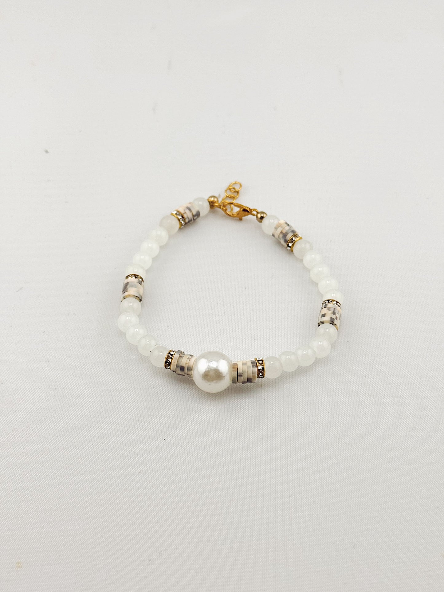 White Agate and Pearl Bracelet, Dainty Boho Jewelry