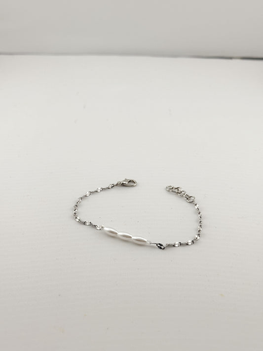 Silver  Chain Bracelet With Oval Pearls - Minimalist, Bridal , Everyday Jewelry