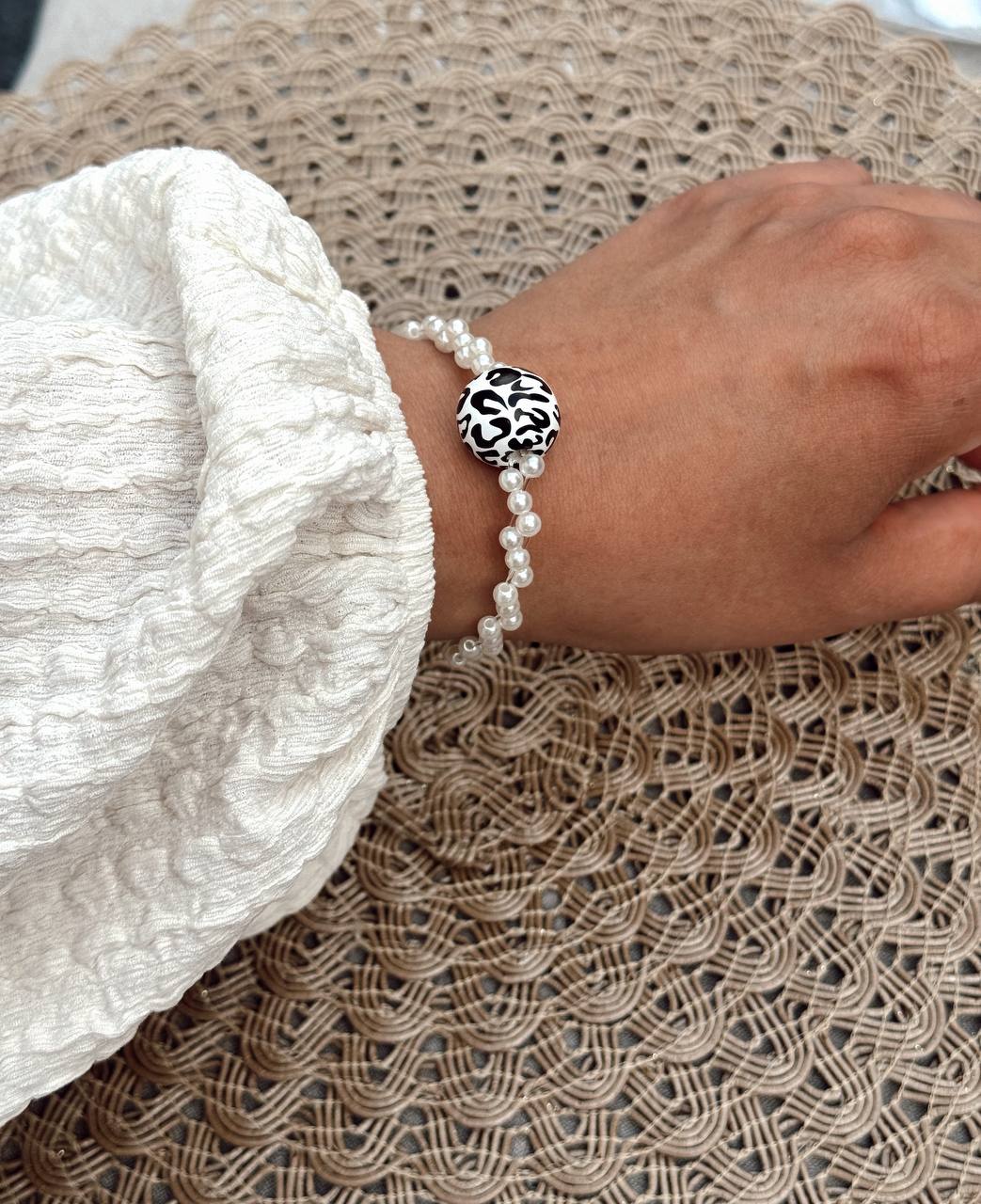 Pearl Beaded Bracelet with Leopard Print Wooden Bead